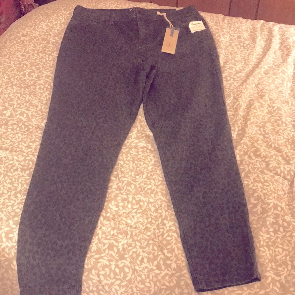 Jolt Black Leopard Print Jeans 11/30w NWOT